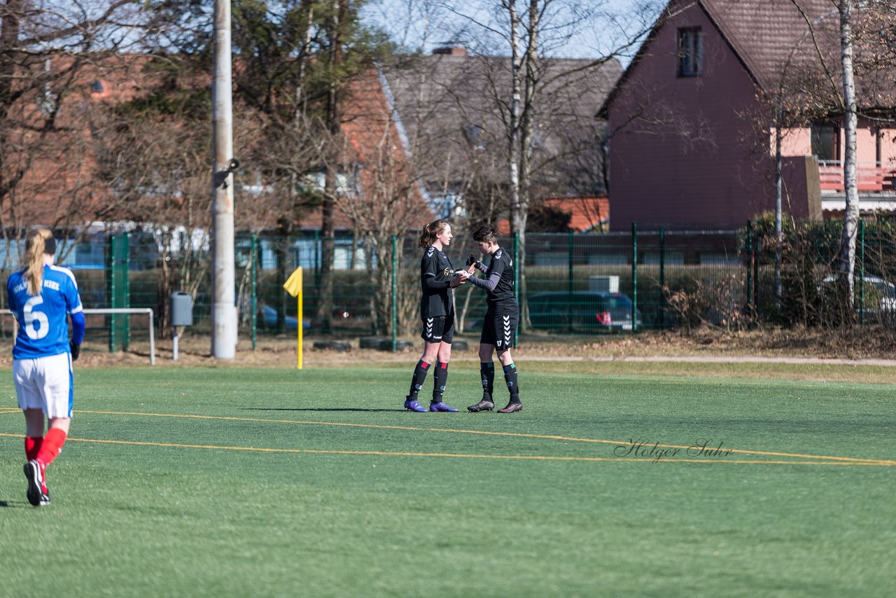 Bild 330 - B-Juniorinnen Halbfinale SVHU - Holstein Kiel : Ergebnis: 3:0